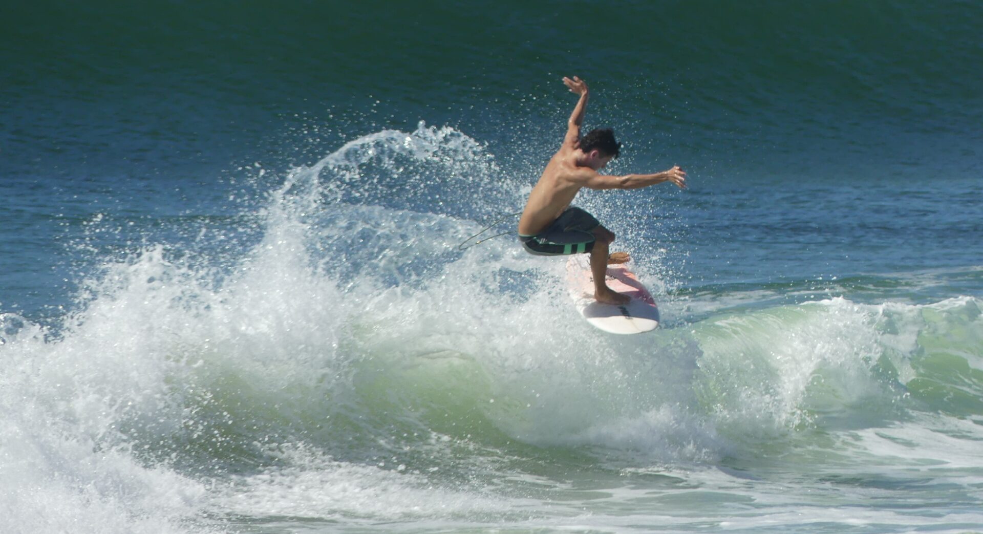 3 MONTH SURF ACADEMY INSTRUCTOR COURSE AUSTRALIA