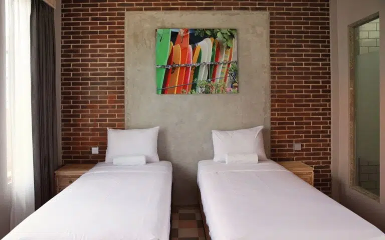 Twin share accommodation Mojosurf Camp Canggu