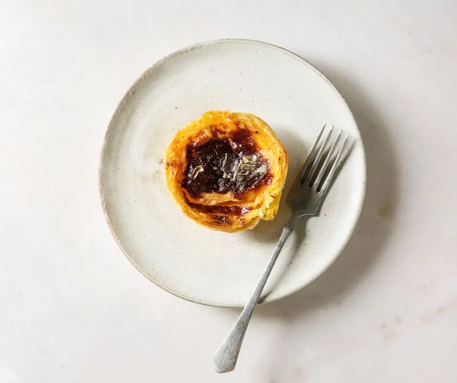 Pastel de nata on a plate