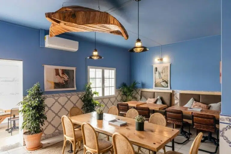 Co-working and communal tables at the Mojosurf hostel in Baleal