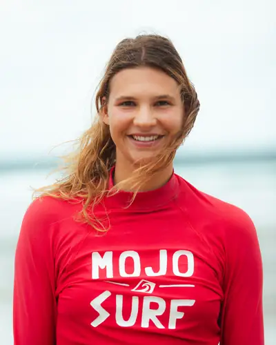 Elin, Mojosurf surf instructor in Australia